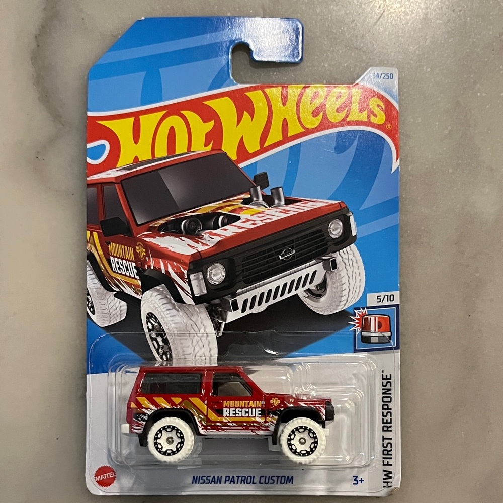 Hot Wheels Mountain Rescue Nissan Patrol Custom Toy Car